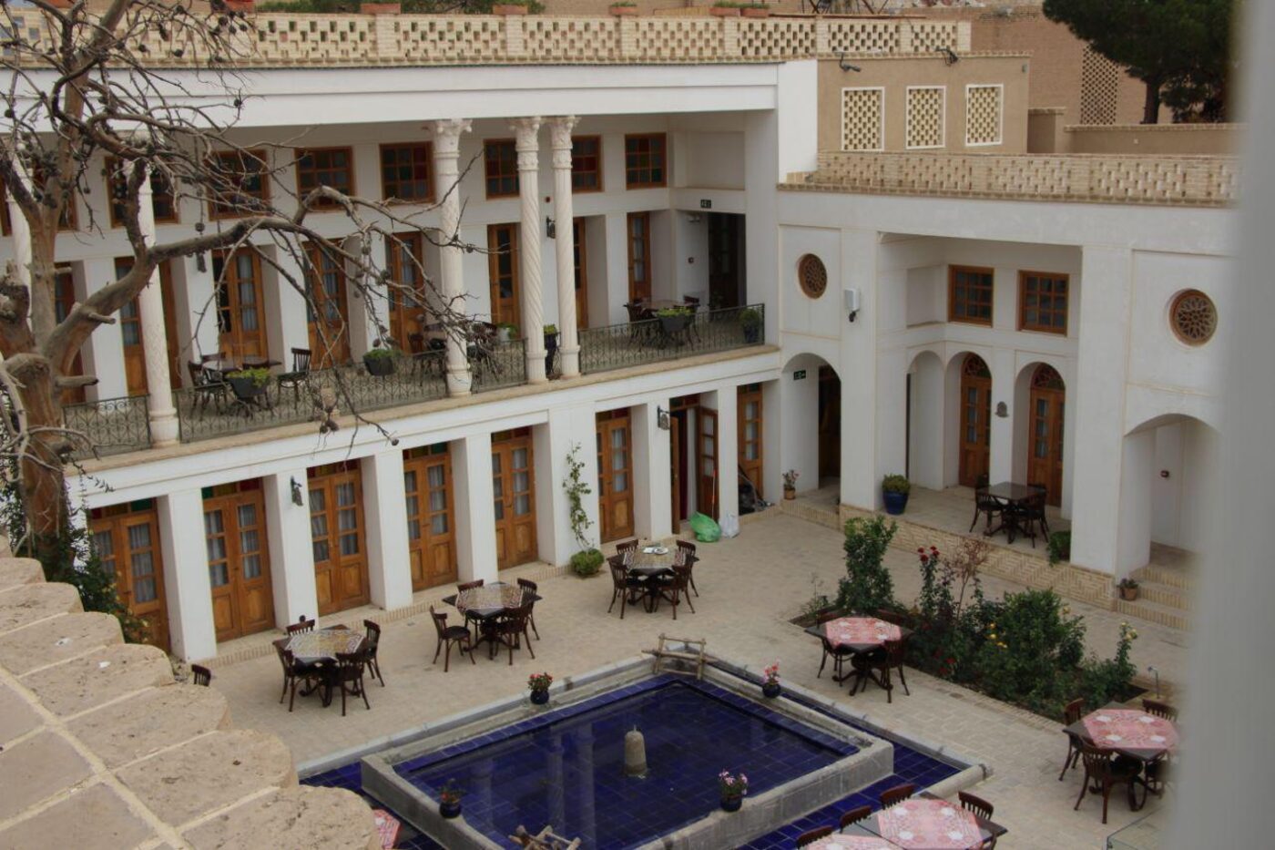 Cour intérieure de l’hôtel Keryas, maison traditionnelle près de Naghsh-e Jahan