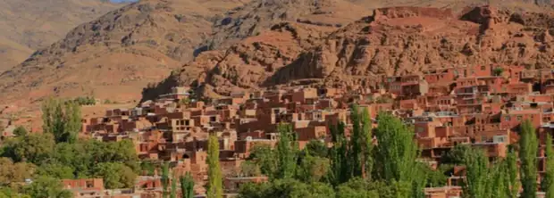 Villages aux Couleurs Uniques